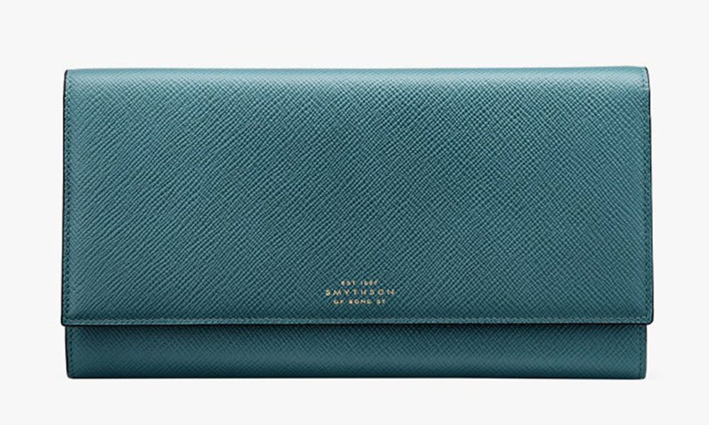 13 best travel wallets for getaways in style 2