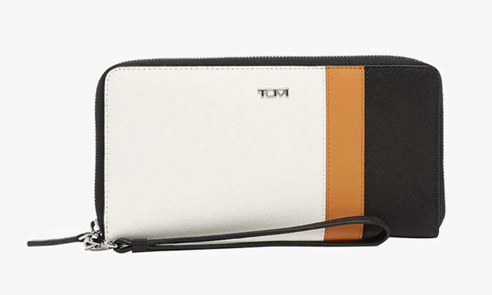 13 best travel wallets for getaways in style 4