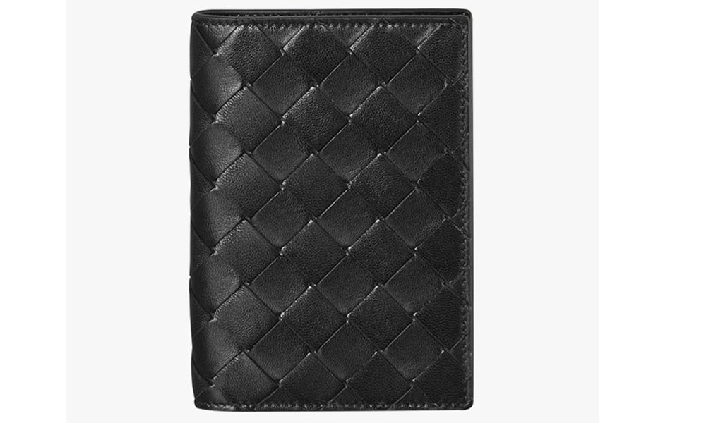 13 best travel wallets for getaways in style