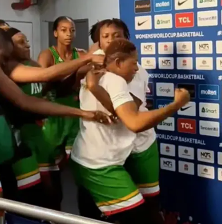 Mali Basketball team fight